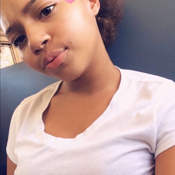 Meet your Posher, Kiersten - Picture 1 of 1